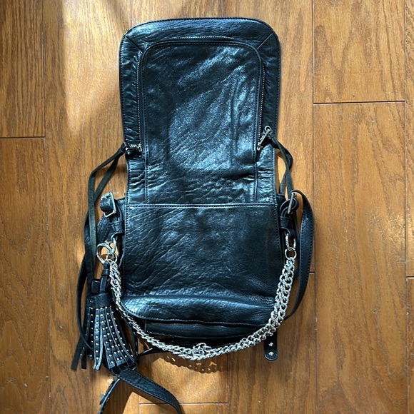 Magnificent hardware. ASH Bag! Pre-loved. Grab it while it’s Hot!!! - Picture 10 of 15